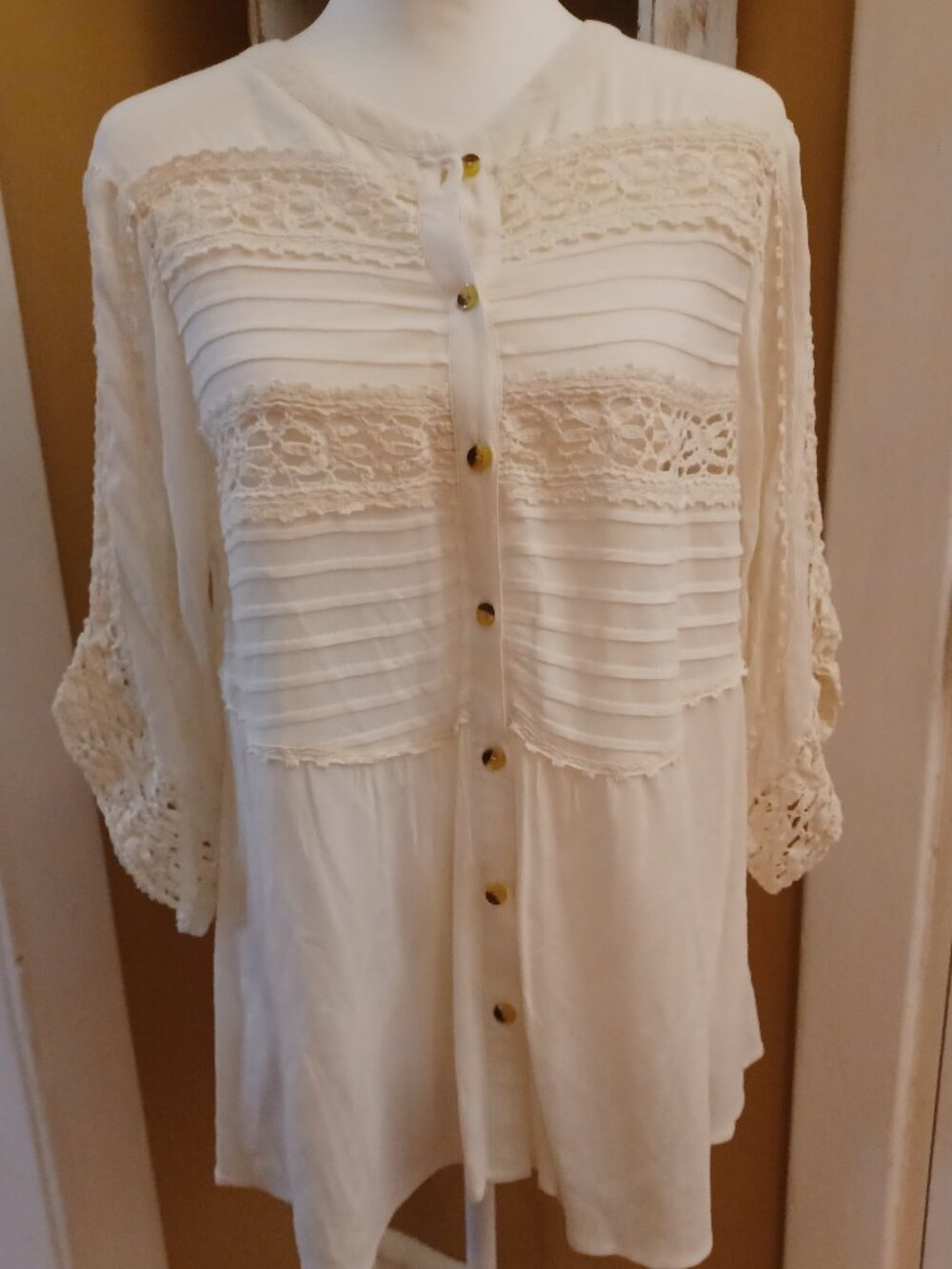 Free People Emma Eyelet Yoke Blouse Crochet Pintuck Tunic Size M Boho Festival
